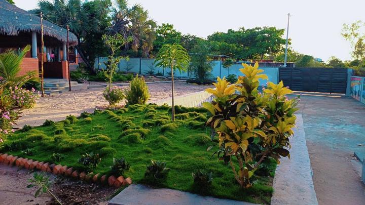 Le Jardin Des Delices Hotel Mahajanga Buitenkant foto