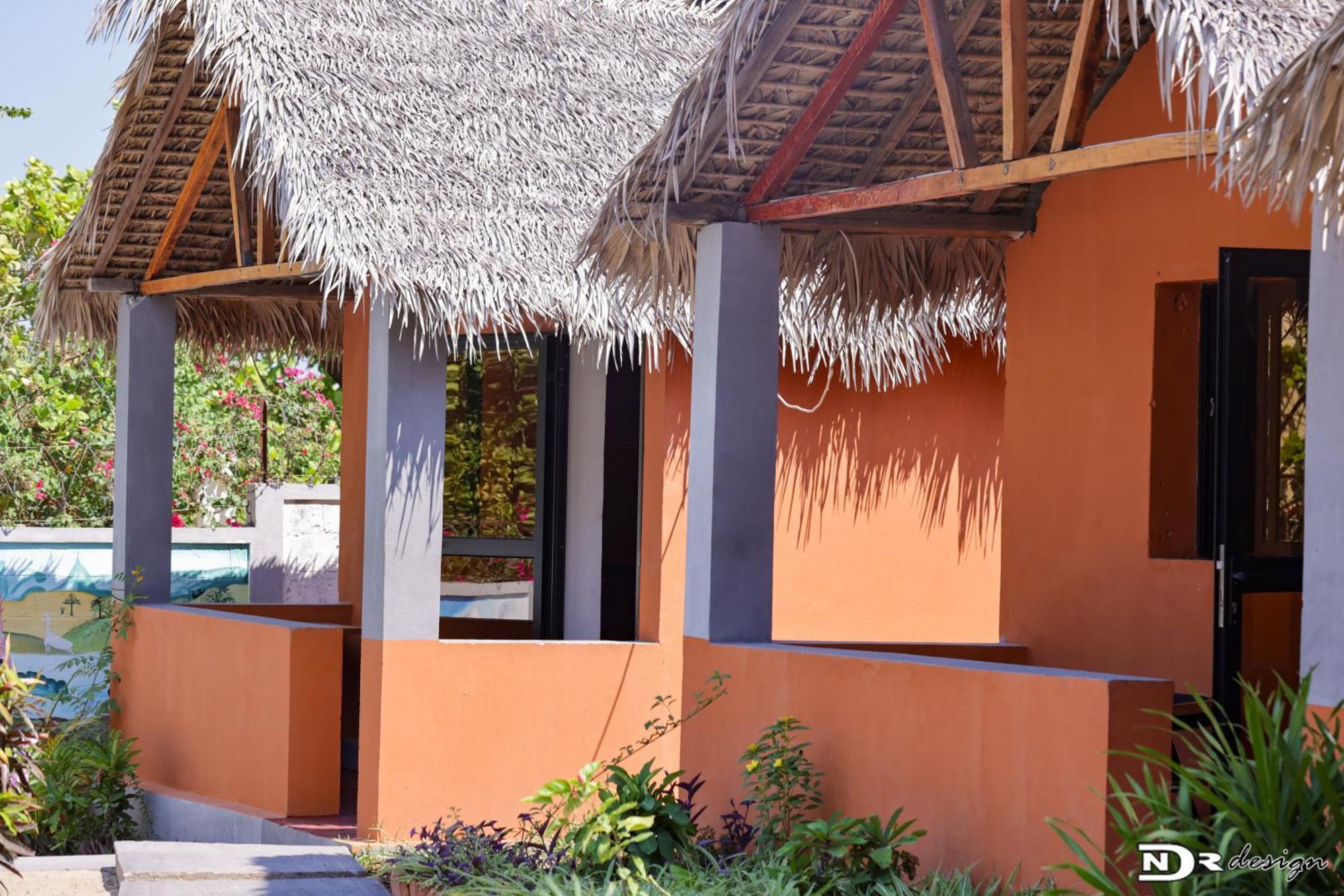 Le Jardin Des Delices Hotel Mahajanga Buitenkant foto