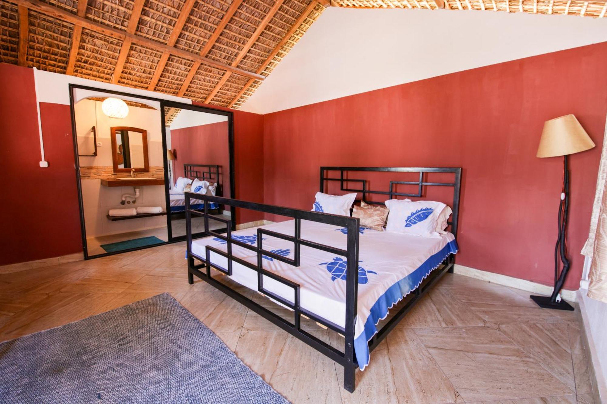 Le Jardin Des Delices Hotel Mahajanga Buitenkant foto
