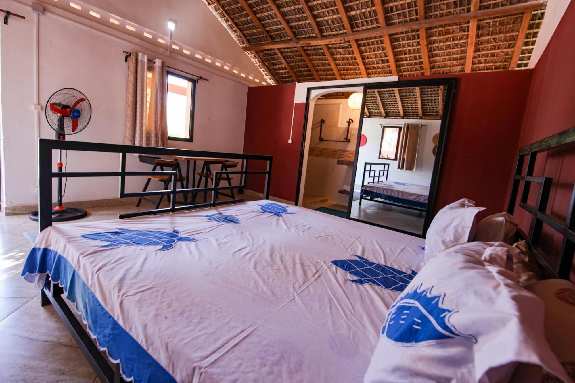Le Jardin Des Delices Hotel Mahajanga Buitenkant foto