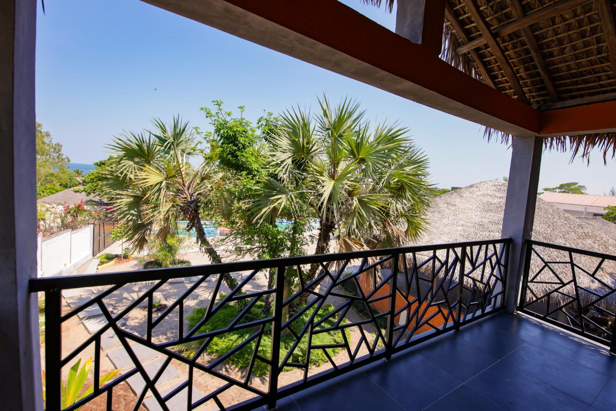 Le Jardin Des Delices Hotel Mahajanga Buitenkant foto