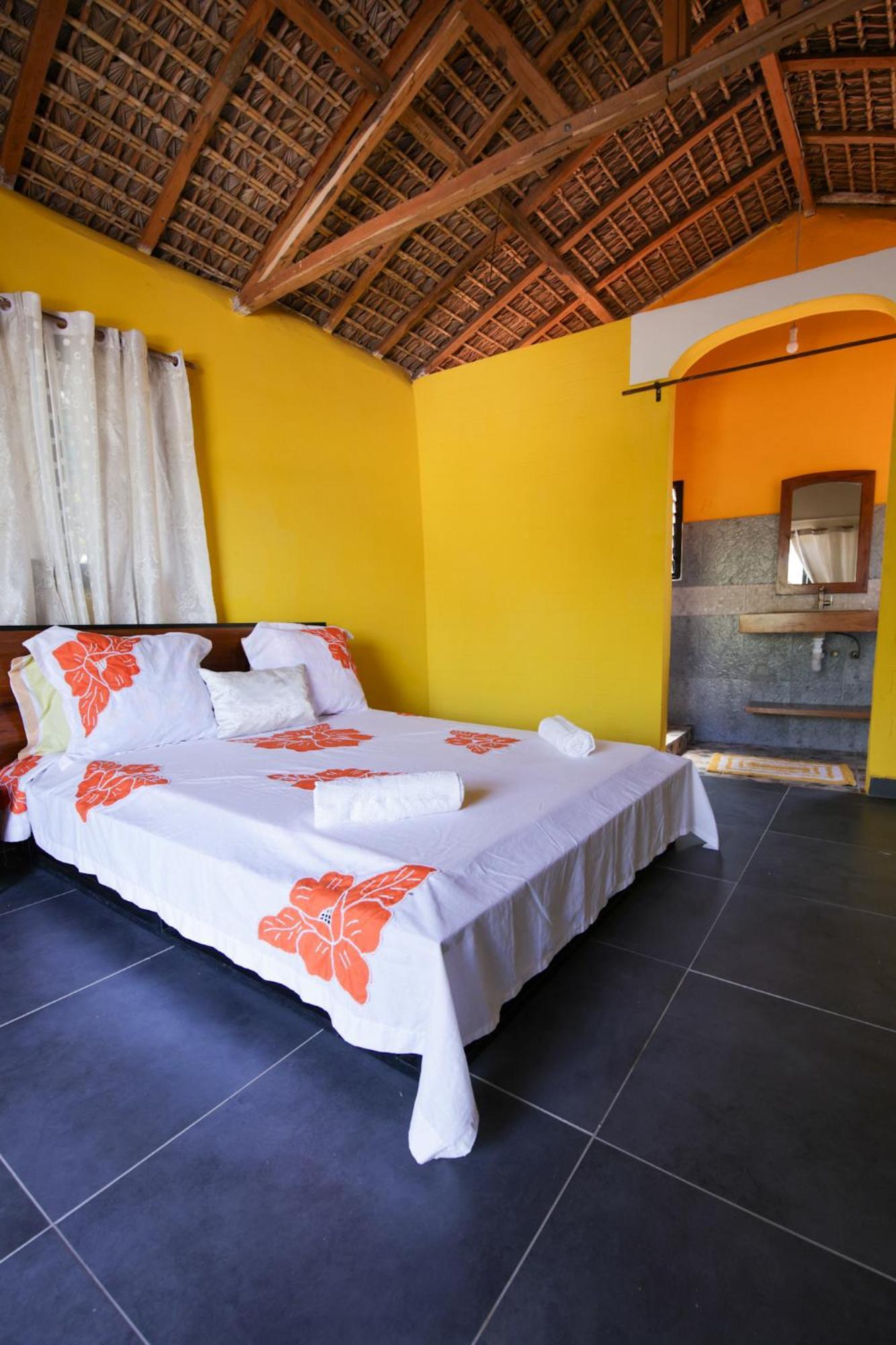 Le Jardin Des Delices Hotel Mahajanga Buitenkant foto